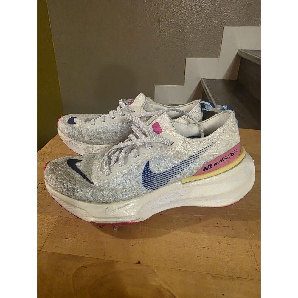 Nike Invincible Run 3 Flyknit Women's Size 7 Running Shoes White Pink Blue